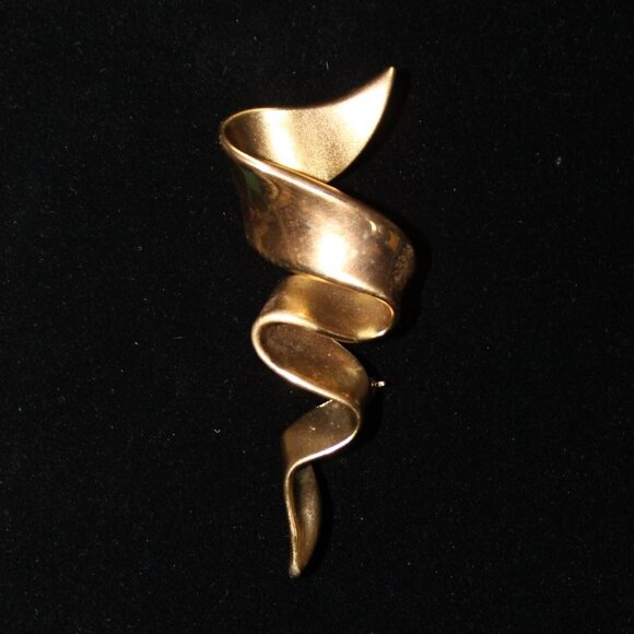 Vintage M Lent Squiggle Golden Brooch - Picture 1 of 7